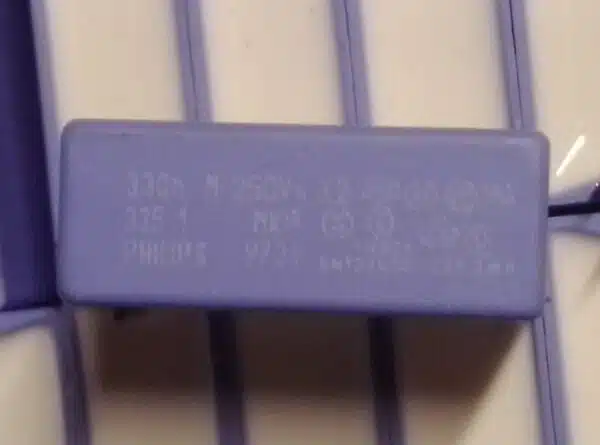 condensador MKP 330nf 250v. Philips